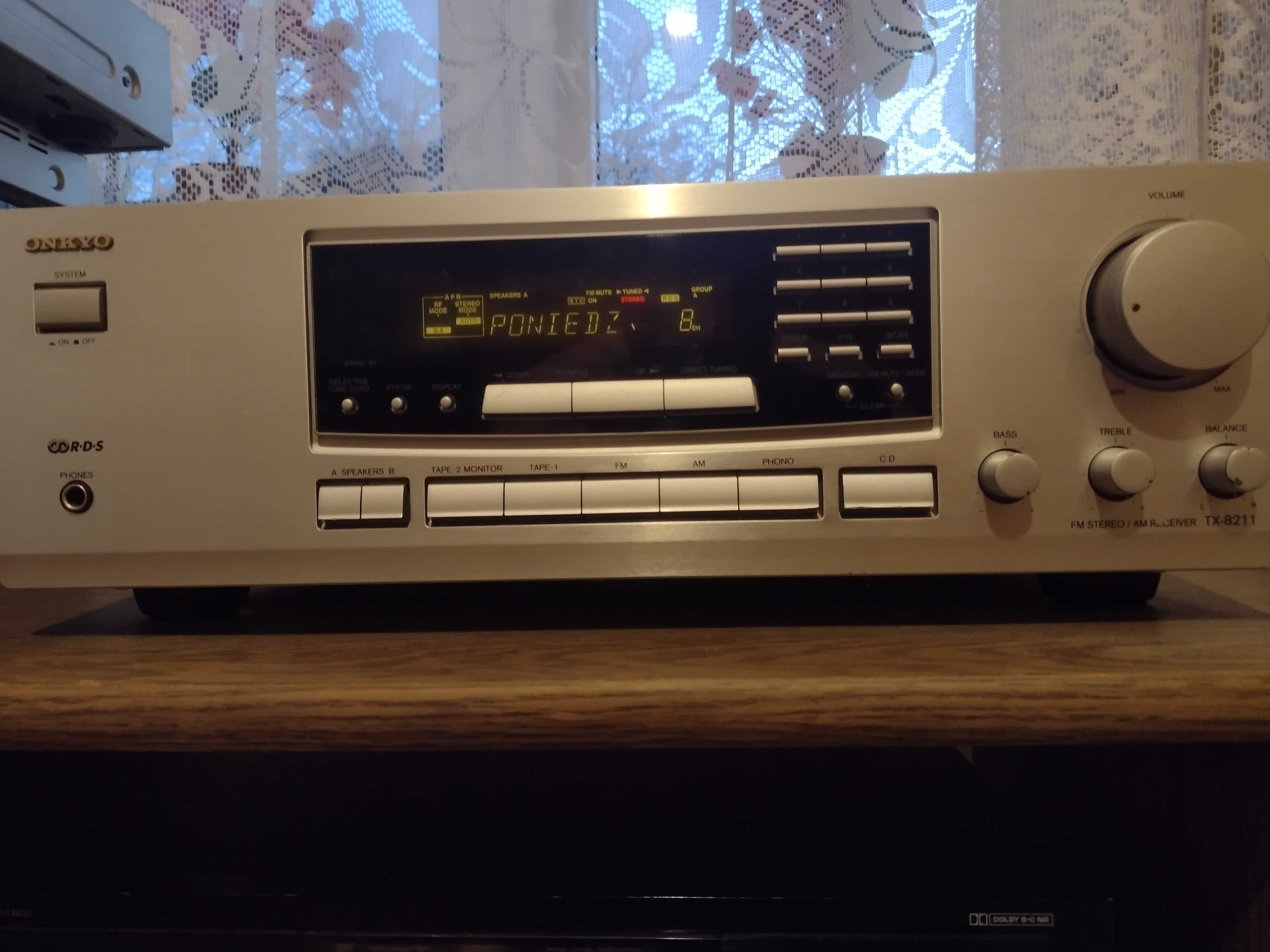 Amplituner ONKYO TX-8211