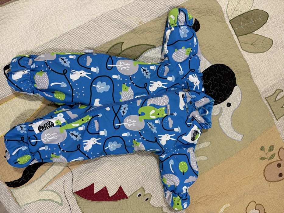 Продам зимовий комбінезон Reima