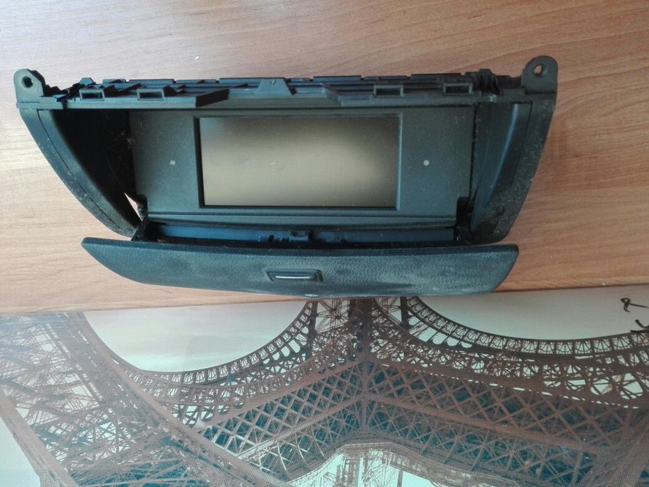 Mercedes w204 monitor navi nawigacja klapka wyswietlacz radia