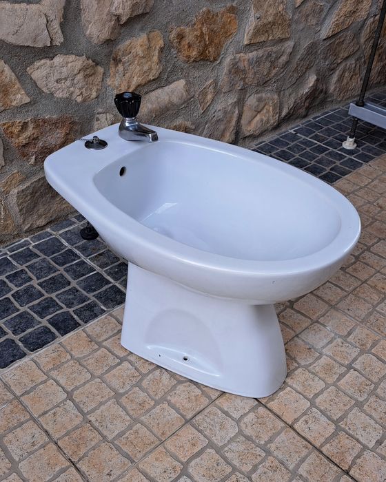 Vendo bidé com torneira