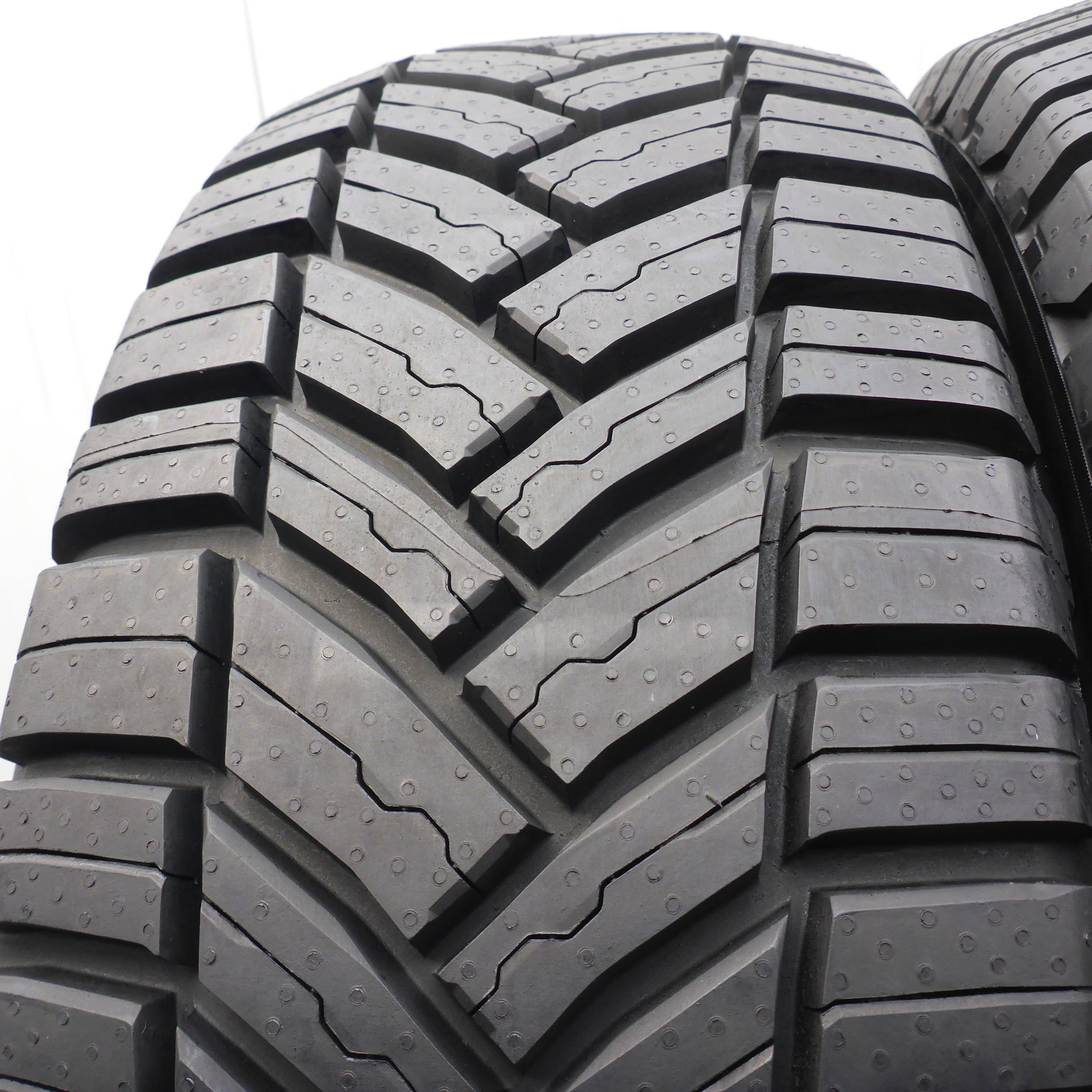 Opony 205/65/16C Michelin 205/65R16C 105T Wielosezonowe 2018 Jak Nowe