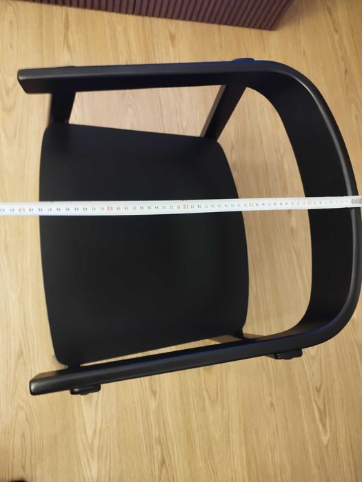 8 Cadeiras praticamente novas