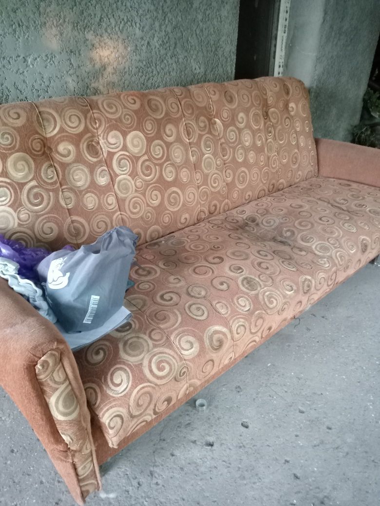 Продам мягкий диван.