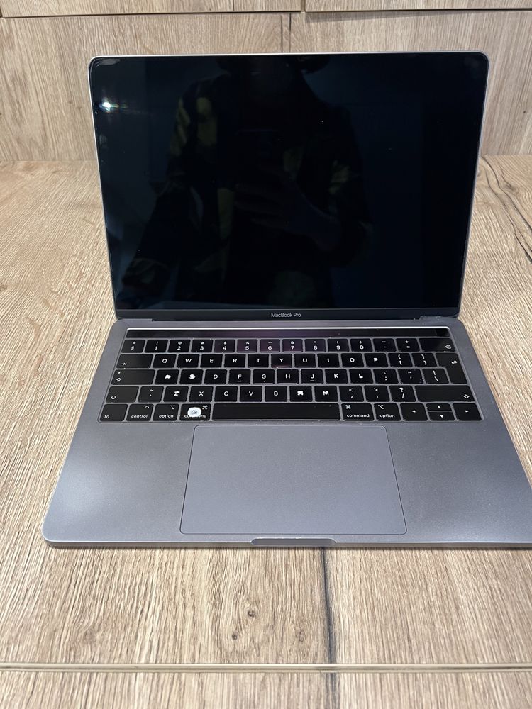 Laptop MacBook Pro (2019 r.) 13,3 " Intel Core i7 16 GB / 500 GB