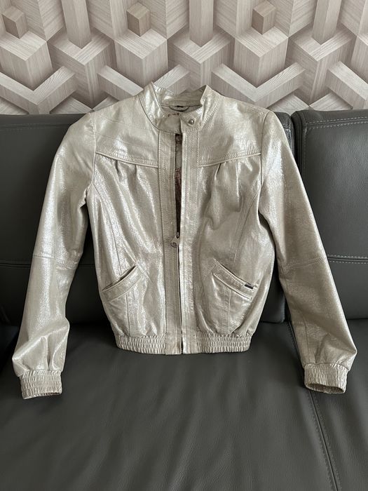 Кожаная куртка Naf Naf, вторая куртка и платье в подарок