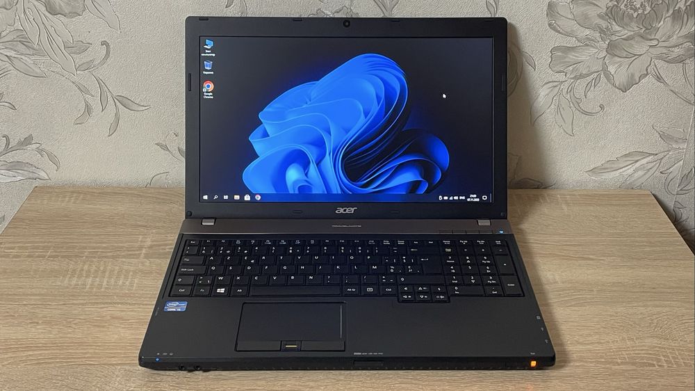 Ноутбук Acer TravelMate / 8 GB RAM / Intel Core i5 / SSD / 2 год. акб