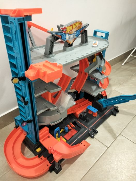 Garaż Hot Wheels Atak Rekina