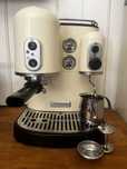 Retro styl Ekspres do kawy cośnieniowy KitchenAid kremowy