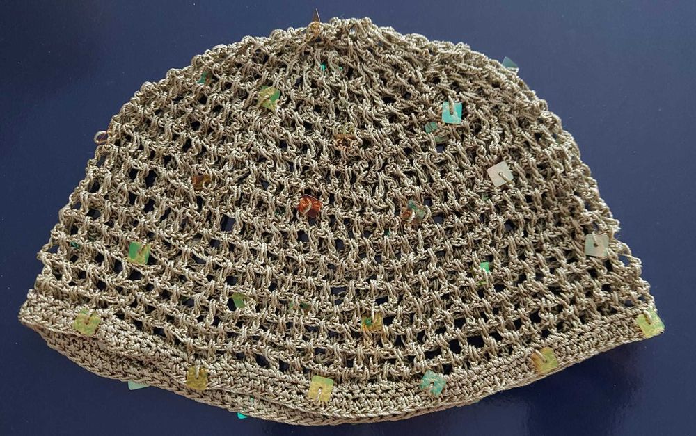 czapeczka czepek szydełko cekiny khaki retro