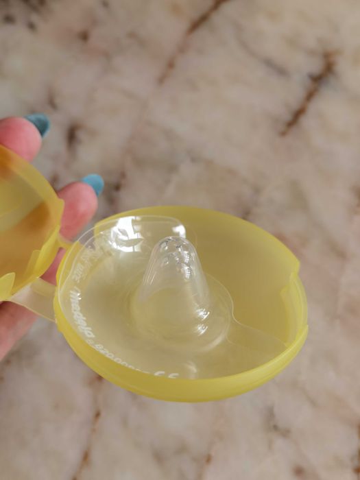 Bomba tira-leite Medela Harmony + Mamilos de silicone