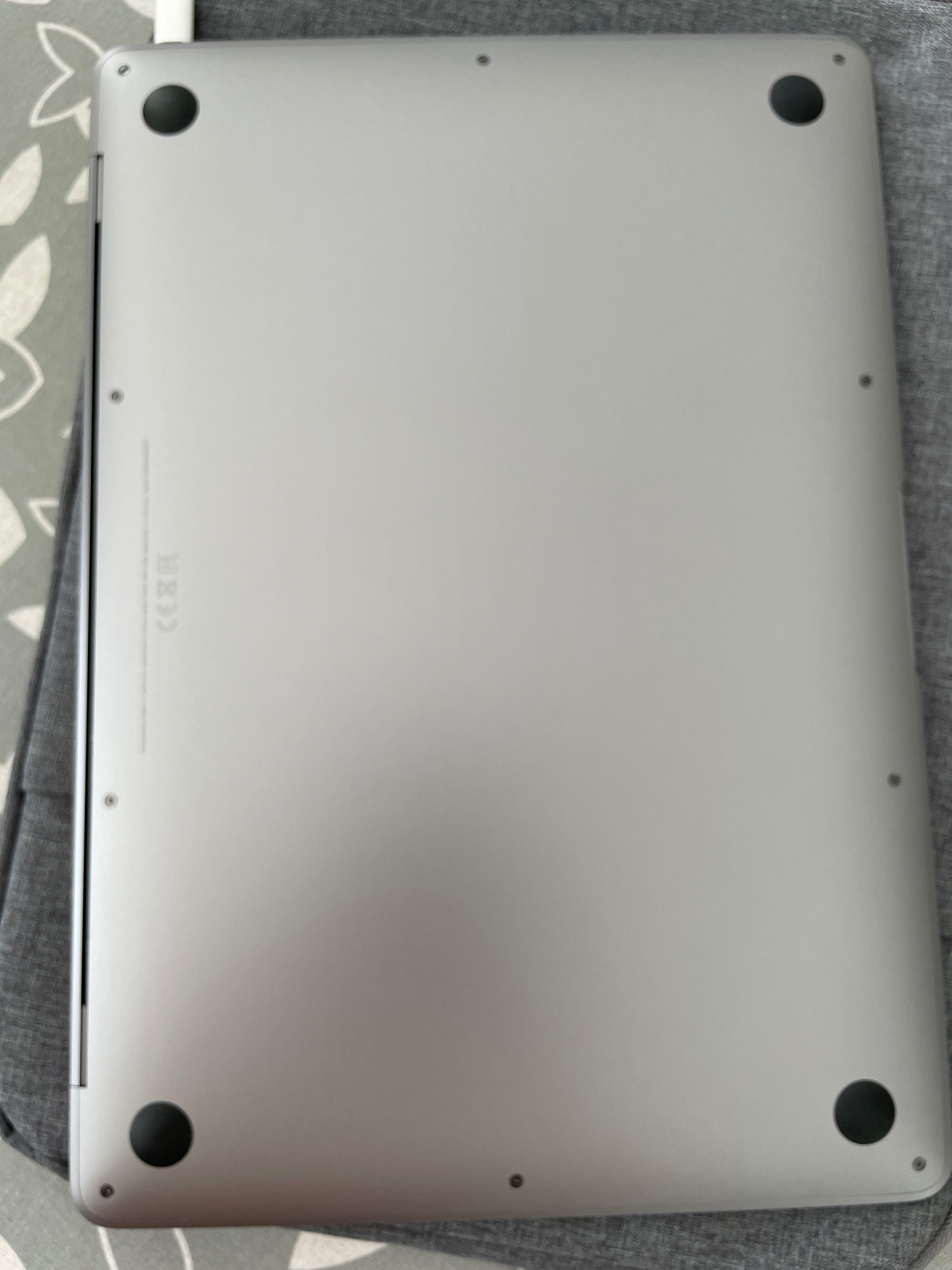 MacBook Air A1932 idealny stan