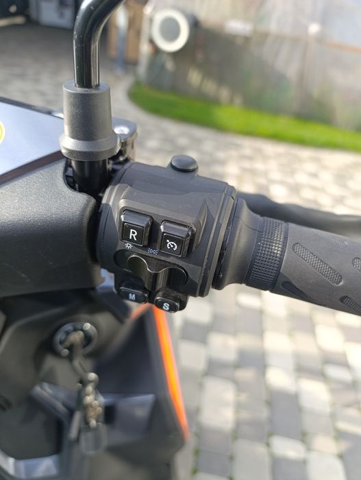 Електроскутер драйвер 2,5 кВт батареї графен 38 а 2025 рік