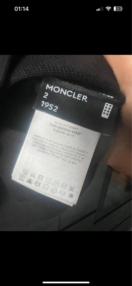 Czarna bluza moncler biale napisy unisex