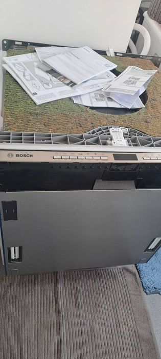 Maquina de lavar loiça encastre, 2 meses de uso