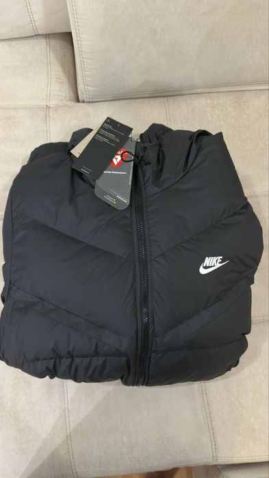Мужская куртка Nike Storm-Fit Windrunner Primaloft (FB8185-010)