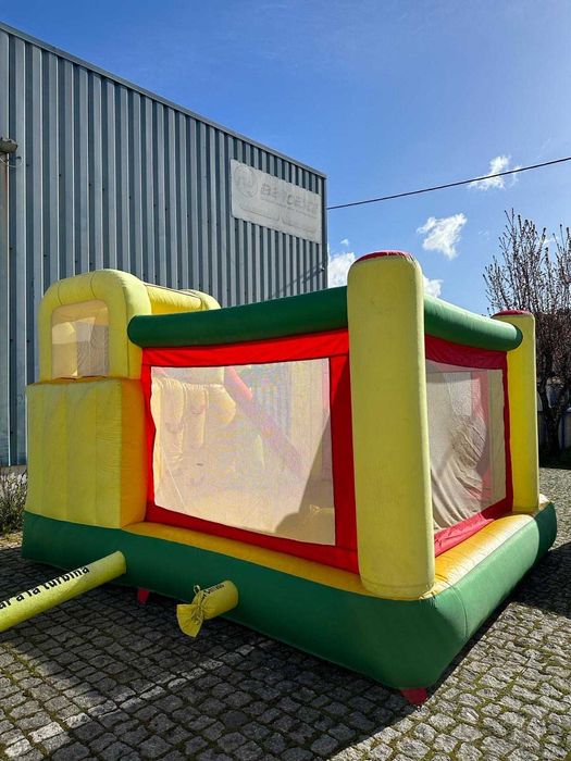 Vendo Insuflável Macaco