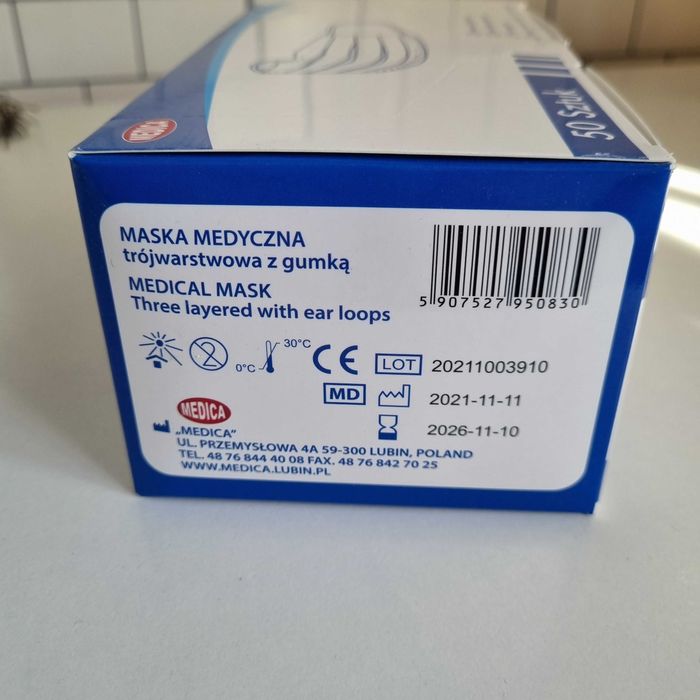 Maska medyczna trójwarstwowa z gumką producent MEDICA opakowanie 50szt