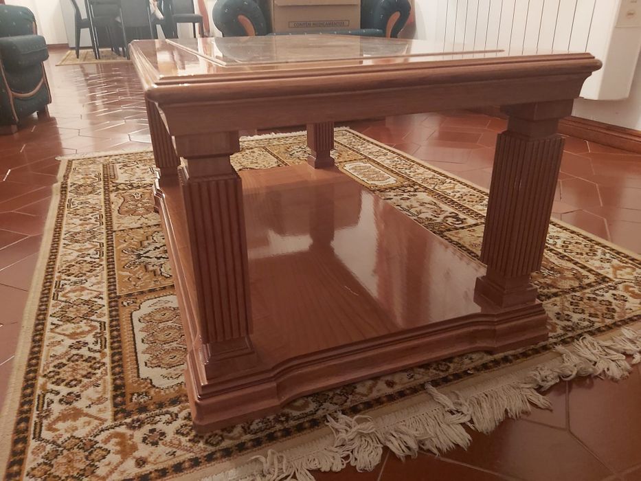 Mesa de centro com mármore