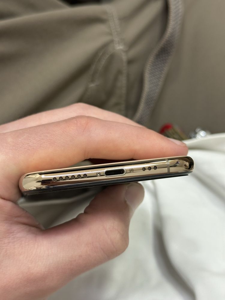 iPhone Xs 64 Gold