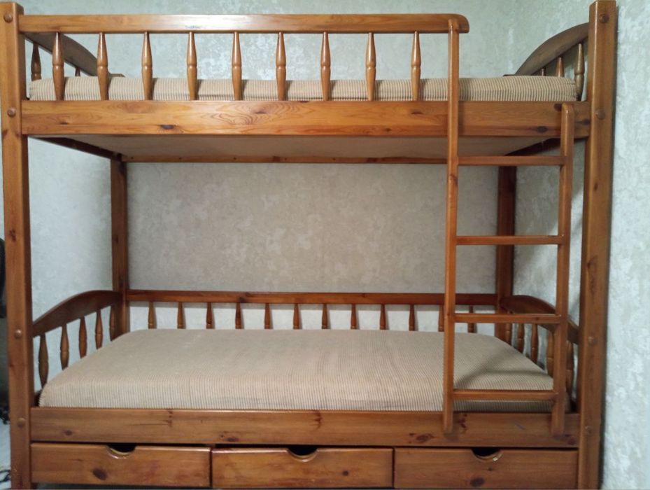 Продаж двоповерхового ліжка