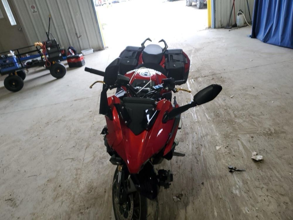 Suzuki gsx-s100gt 2024