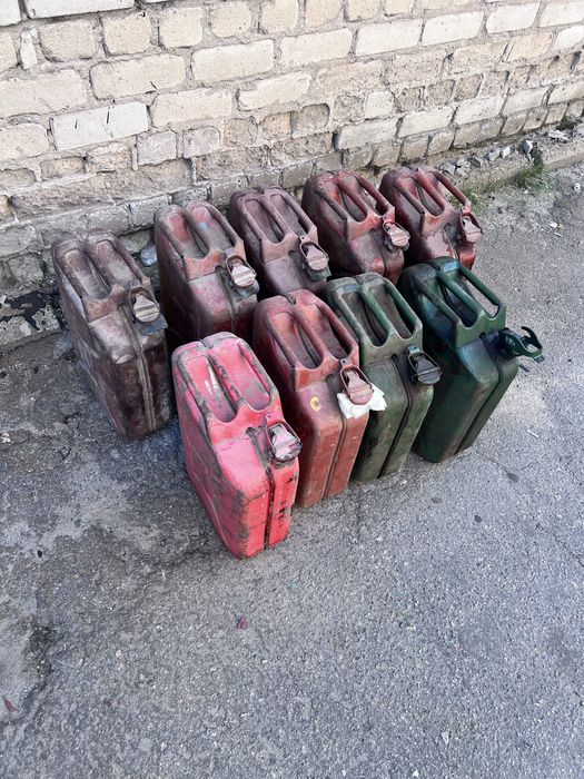 Продам металлические канистры