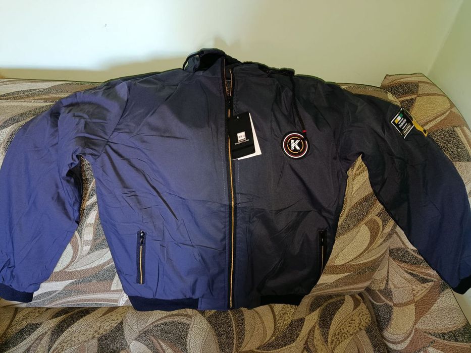 Курточка чоловіча