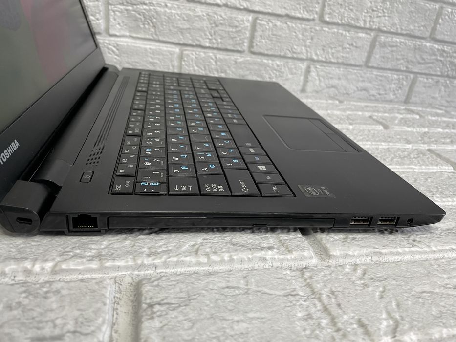 Офісний, надійний ноутбук з Японії/i3-5005/8 GB/SSD/Видеокарта 2GB.
