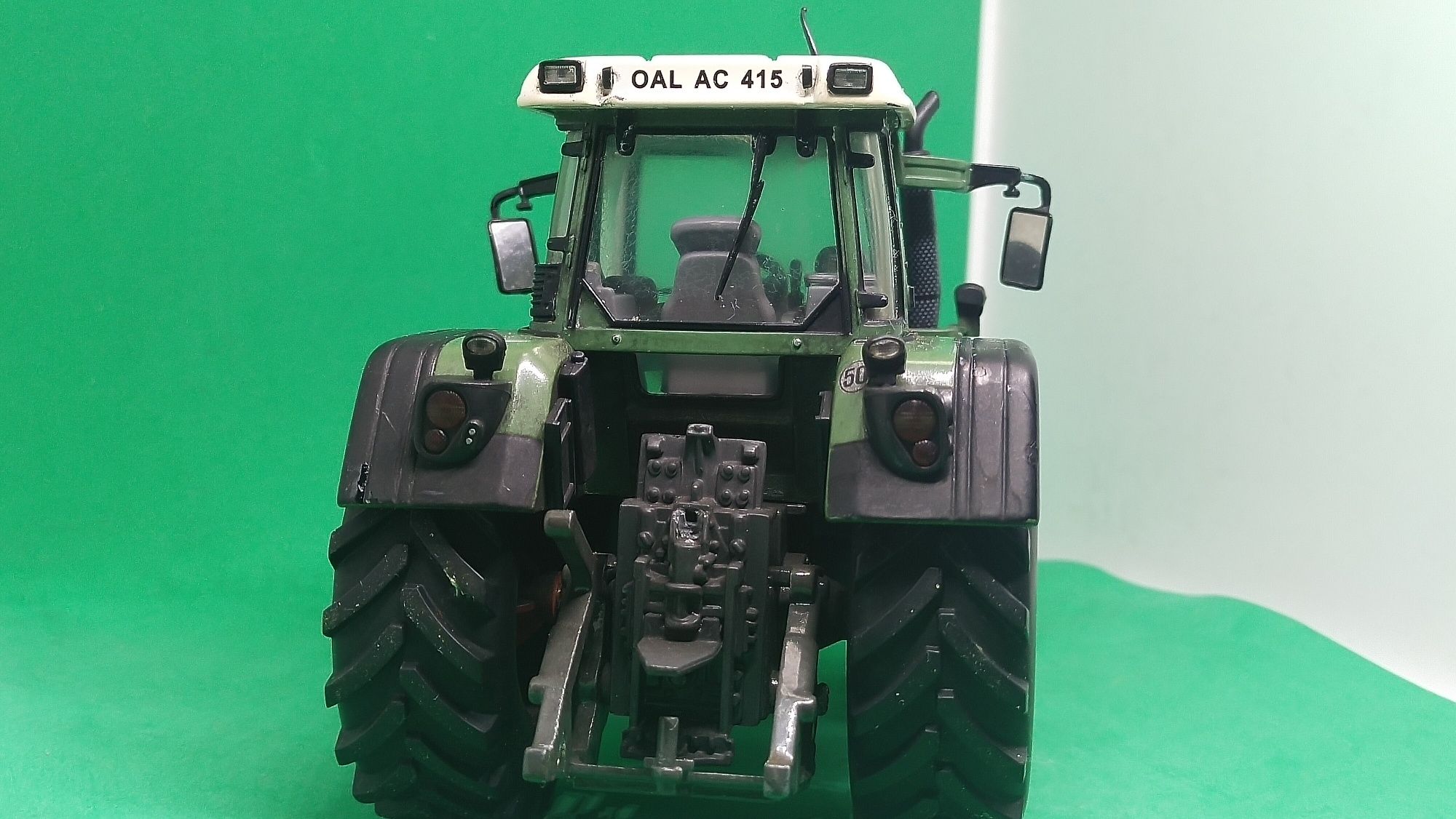 Traktor Fendt  415 universal hobbies jak siku Britains 1 32