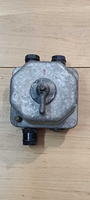 Włącznik wyłącznik 500V