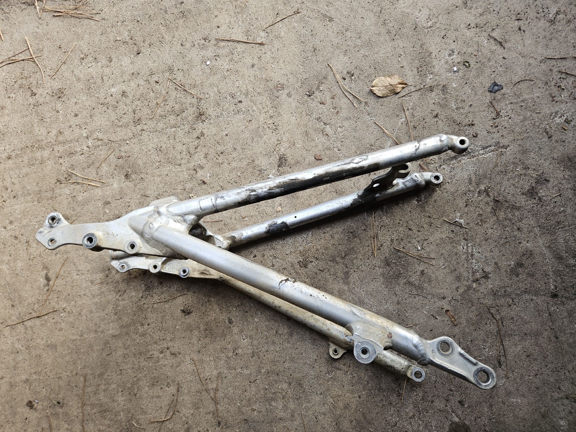 Subframe rama Honda CRF 250 09r, stelaż tył zadupek dwa wydechy