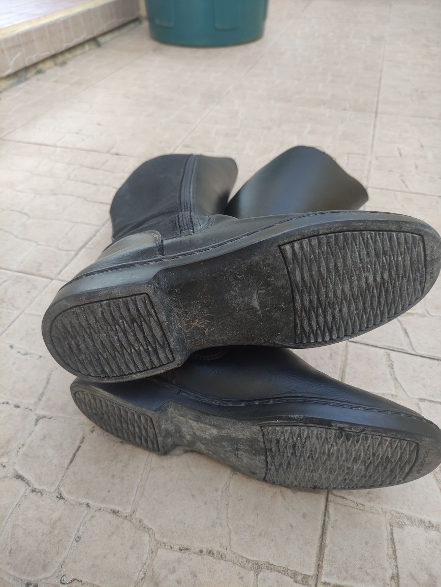 Botas equitação em pele com fecho