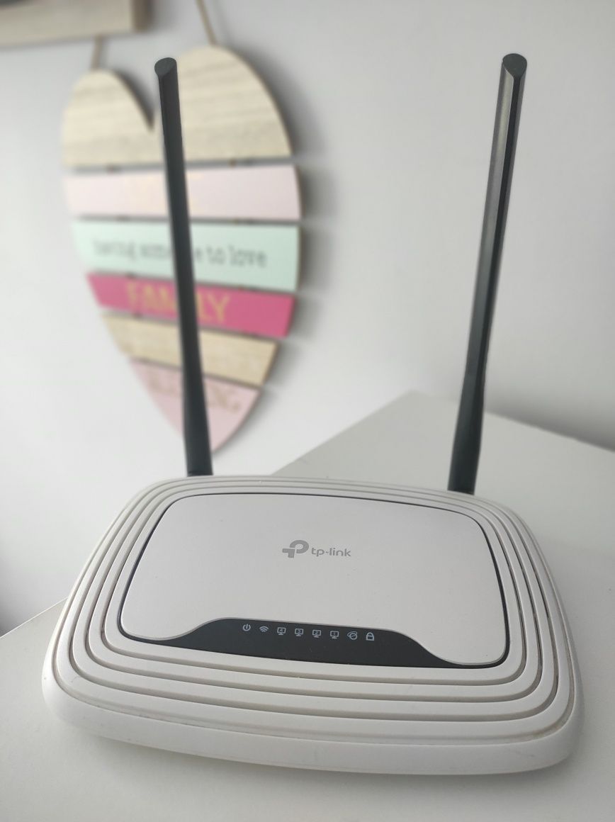 Router TP-LINK WR841N