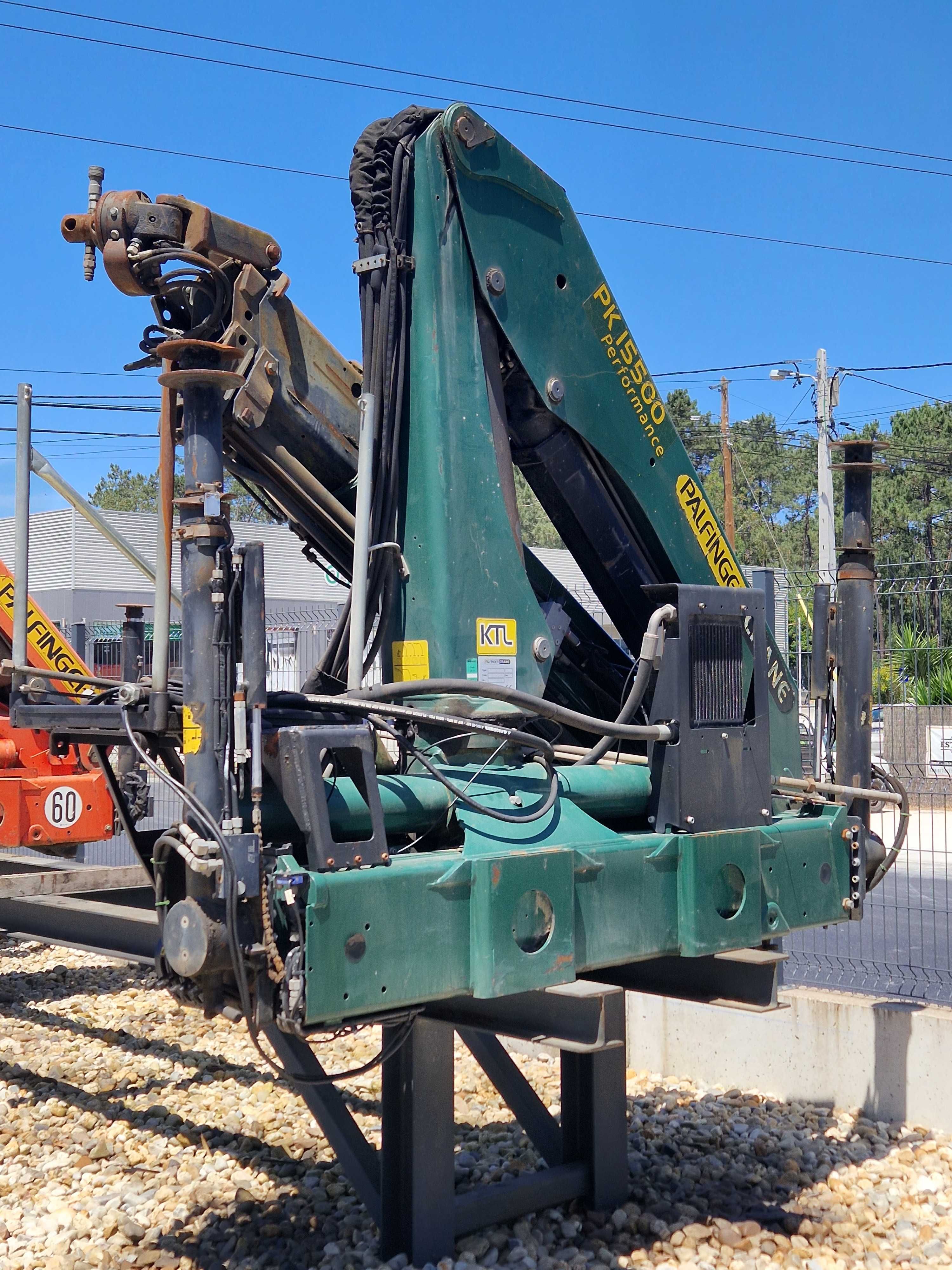 Gruas diversas usadas