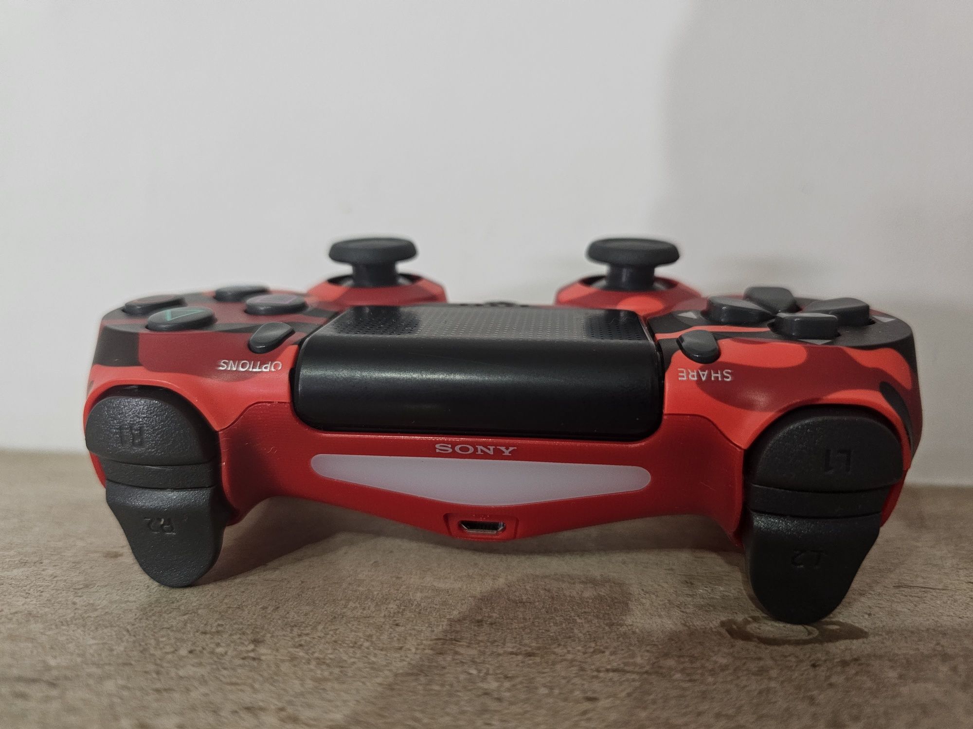 Comando PS4 camuflado vermelho
