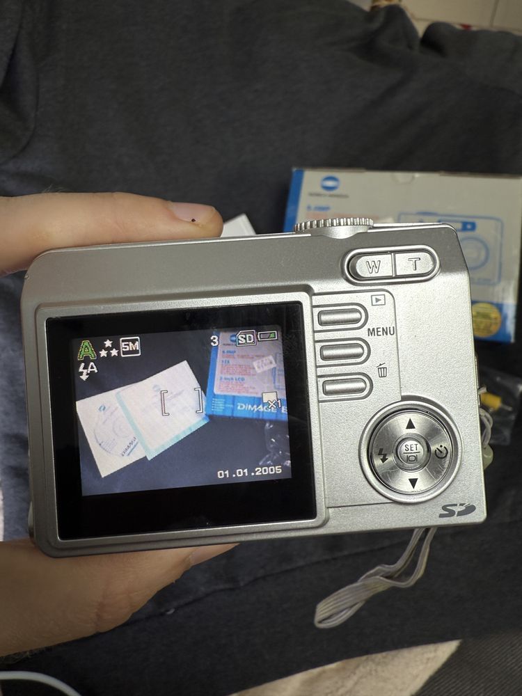 Konica Minolta Dimage E500 – Klasyka cyfrowej fotografii!