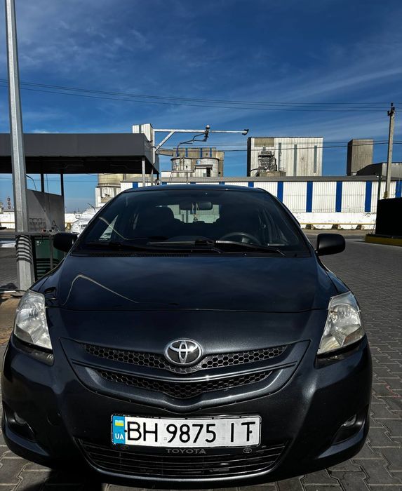 Продати Toyota Auris
