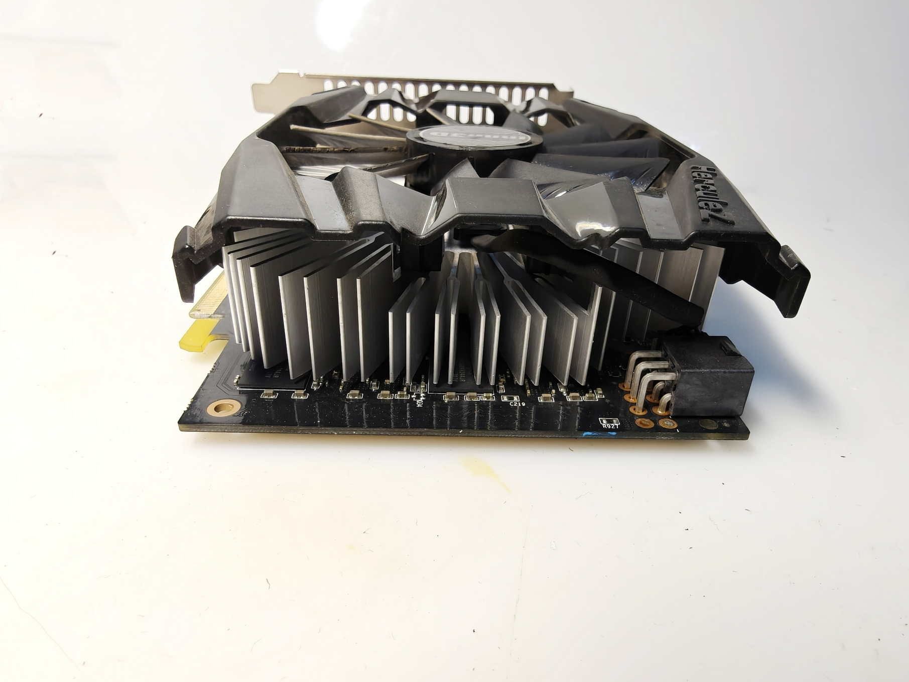 Inno3D GeForce GTX 1060 3GB Compact (N1060-6DDN-L5GM)