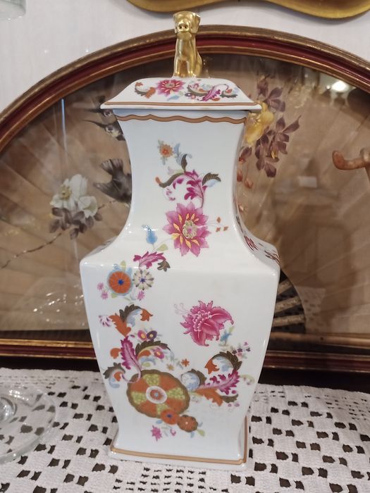 Talha ou pote coleção Dinastia da fábrica de loiça da Vista Alegre