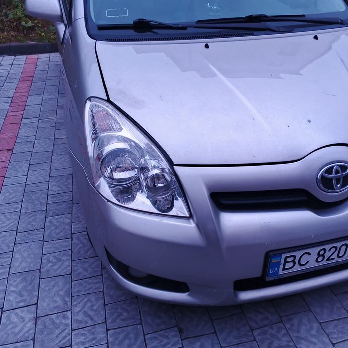 Тойота королла версо 2008р