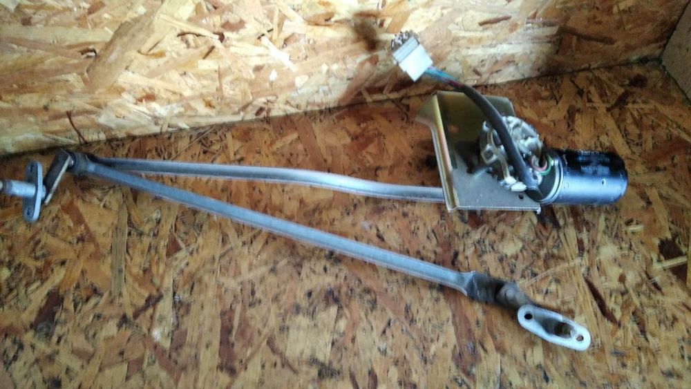 MOTOR / SISTEMA LIMPA VIDROS NISSAN TRADE