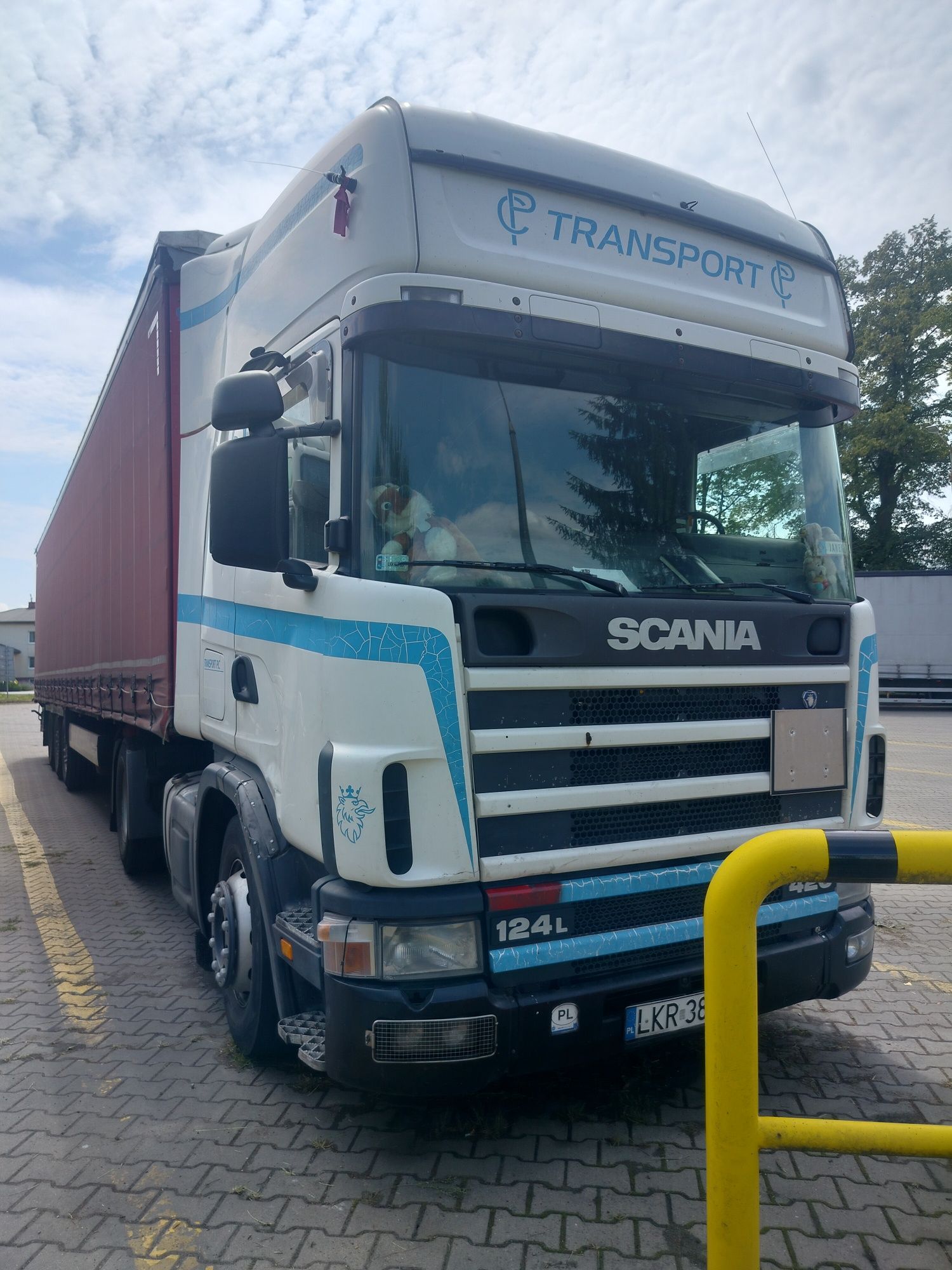 Scania 124L 420  w ciągłym ruchu krajowym