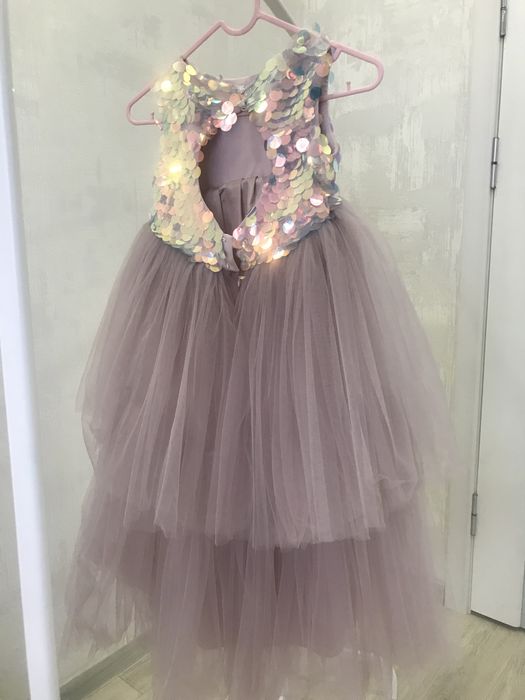 Платье нарядное шикарное на девочку