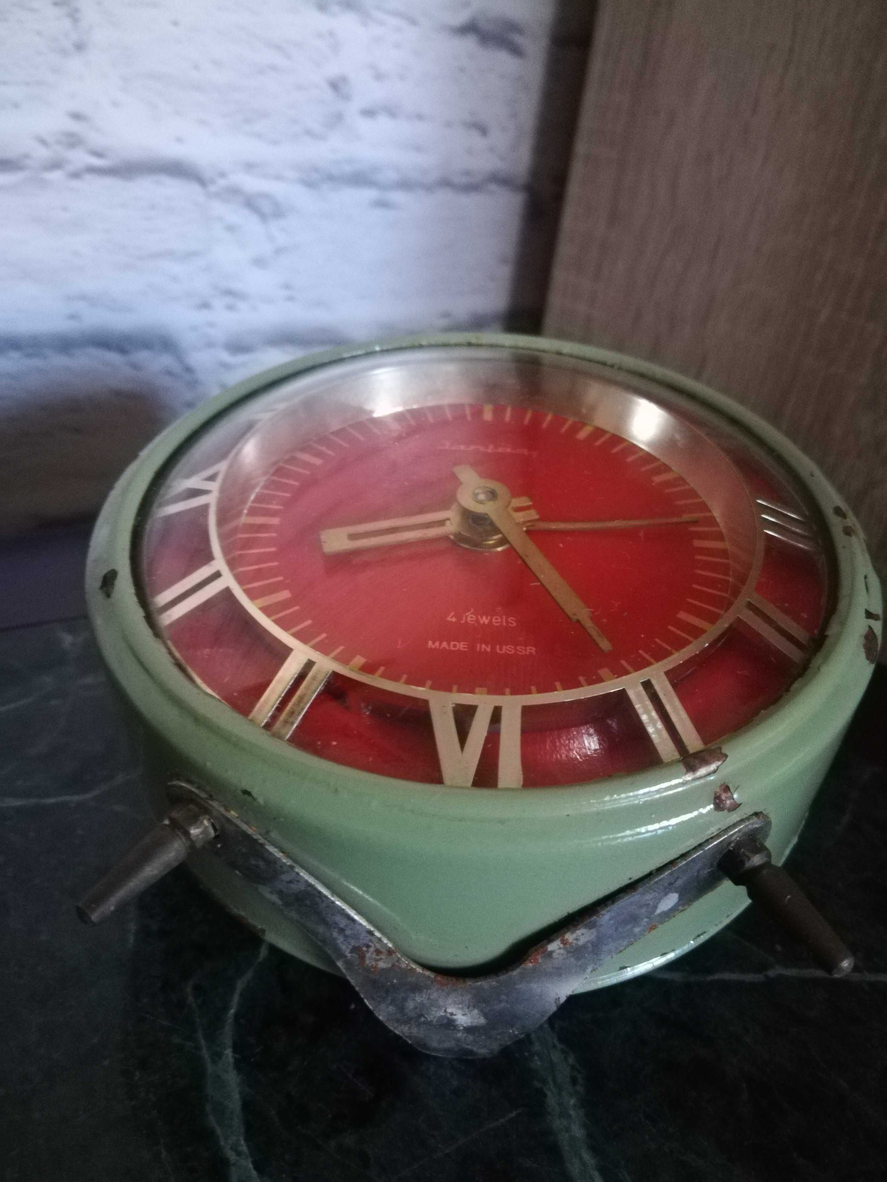 Часы - будильник Янтарь, USSR.