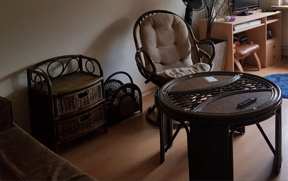 Stolik ratanowy z szybą