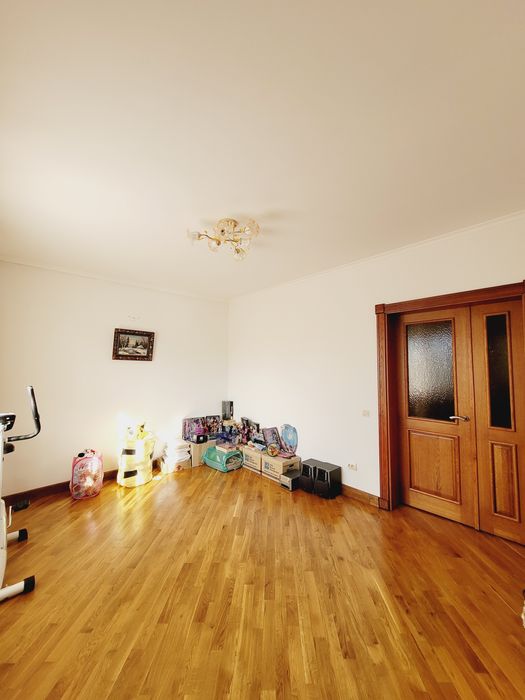 Продам вишуканий будинок в елітному р-ні Станишівки