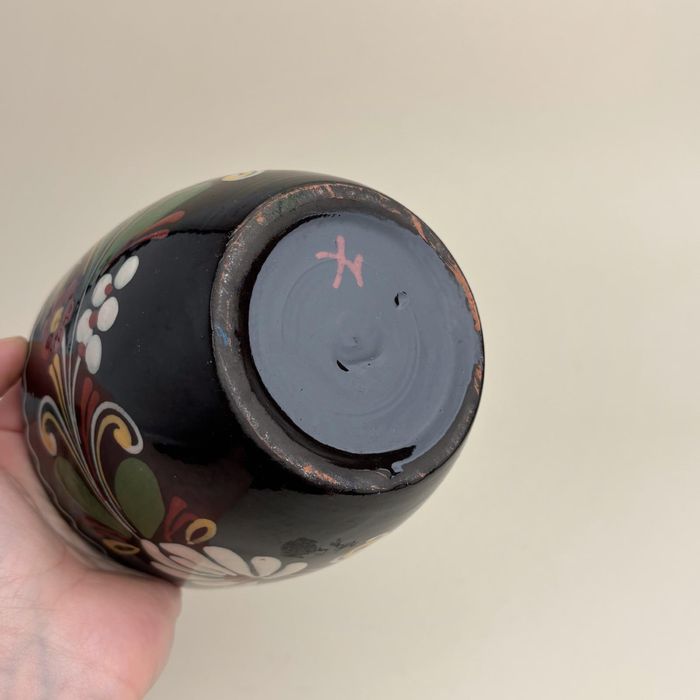 Ceramiczna szkliwiona osłonka na roślinę folklorystyczny wzór