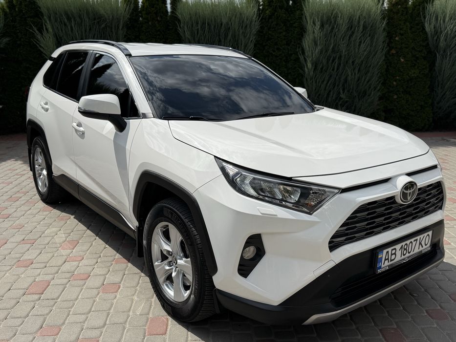 Офіційний ціленький Toyota Rav 4
