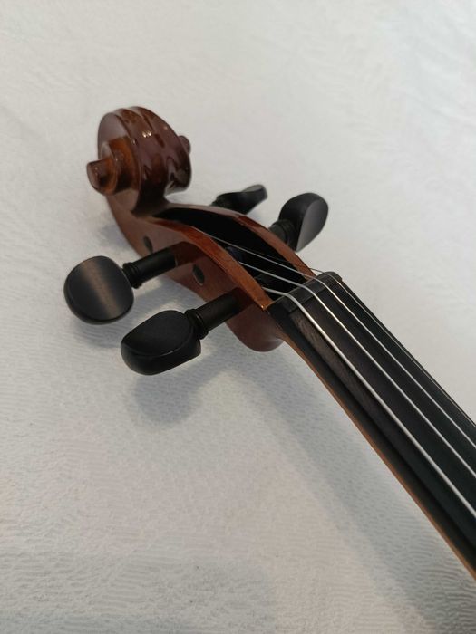 Violino Stentor II 4/4, como novo (c/ estojo, arco e acessórios)