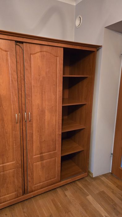 Szafa 4 drzwiowa suwana brązowa na ubrania